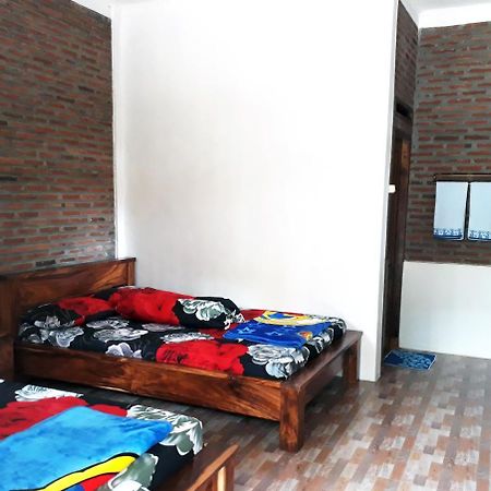 Ragha Homestay Batukaras Exterior photo