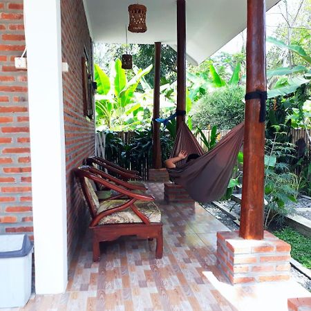 Ragha Homestay Batukaras Exterior photo