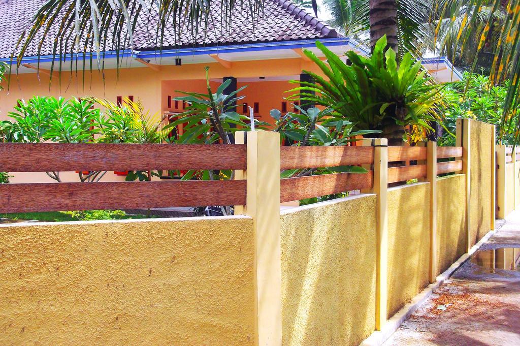Ragha Homestay Batukaras Exterior photo
