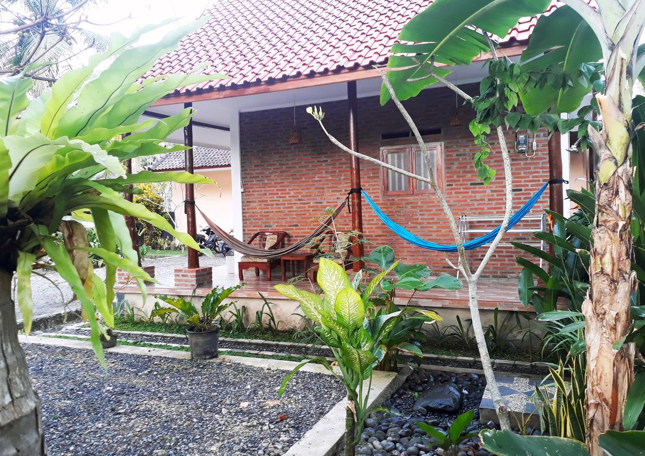Ragha Homestay Batukaras Exterior photo